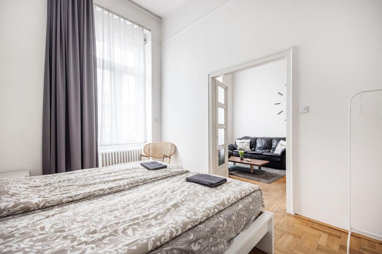 Elegant In Super Location Appartement Budapest
